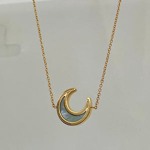 Solid gold 2025 crescent moon necklace